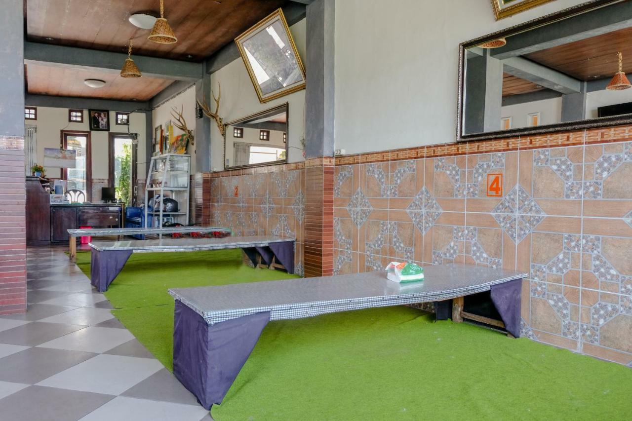Oyo 1351 Tanggulasi Resto & Residence Syariah Magetan Exterior foto